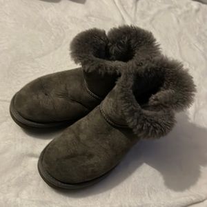 Grey Uggs